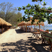 Meno Mojo Beach Resort 