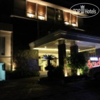 Scarlet Hotel Makassar Отель