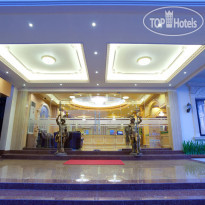 Grand Town Hotel Вход в отель