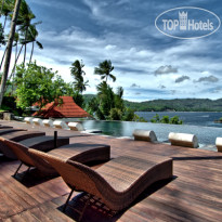 Lembeh Hills Resort Терраса у бассейна