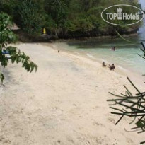 Song Lambung Beach Huts 