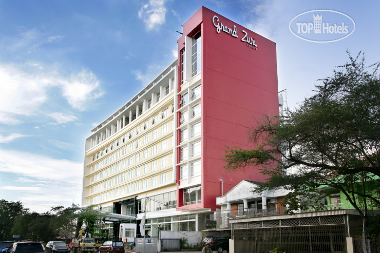 Фотографии отеля  The Alts Hotel Palembang 4*