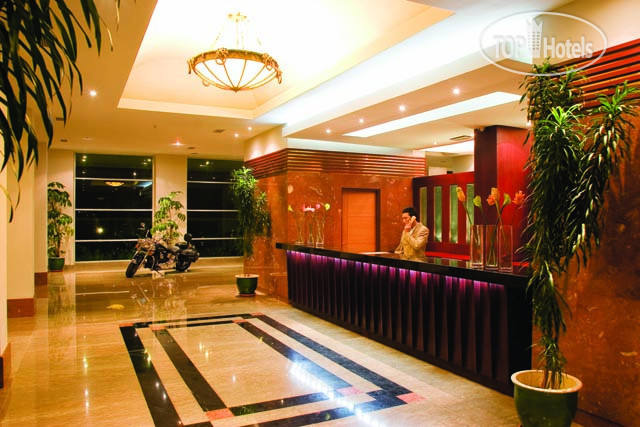 Фотографии отеля  Grand Mahkota Hotel Pontianak 4*