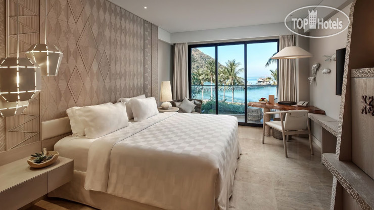 Ayana Komodo Resort Waecicu Beach