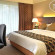 Holiday Inn Glenmarie executive bedroom