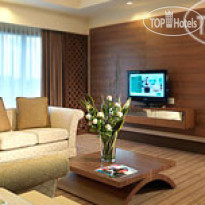 Holiday Inn Glenmarie deluxe suite living room
