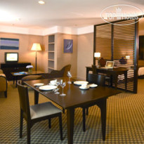 Pacific Regency Hotel Suites 