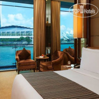 Fullerton Bay 