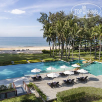 два открытых бассейна в Dusit Thani Krabi Beach Resort 5*