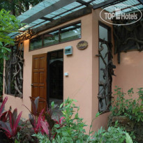 Mom Chailai Forest Retreat 