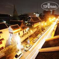 Feung Nakorn Balcony Rooms & Cafe 