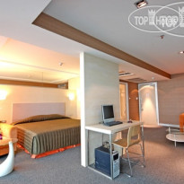 Louis Tavern Dayrooms & CIP Lounges Transit Hotel 