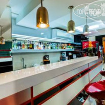 Le Touche Hotel Бар