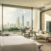 Four Seasons Hotel Bangkok at Chao Phraya River 