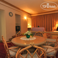 Louis' Tavern Hotel 