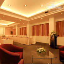 Louis' Tavern Hotel 