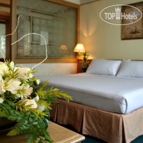 Louis' Tavern Hotel 