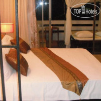 Room Club The Bed Suite