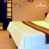 Room Club The Bed Suite