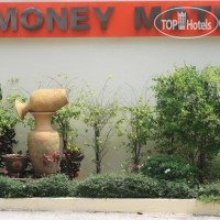 Money Motel 1*