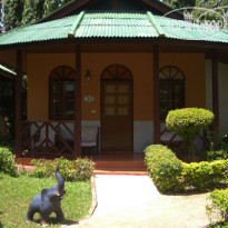 Eden Bungalow Resort 