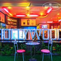 Hollywood Inn Love 