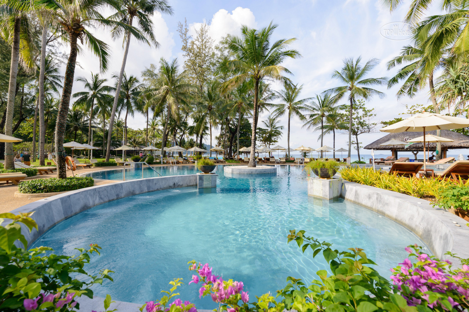 Katathani phuket beach resort. Кататани Пхукет. Катахани Пхукет Бич Резорт. Katathani Phuket Beach Resort пляж. Кататани отель Пхукет фото.