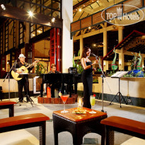 Dusit Thani Laguna Phuket Horizon Lounge is an open-air 