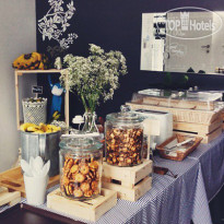 Blu Monkey Bed & Breakfast 
