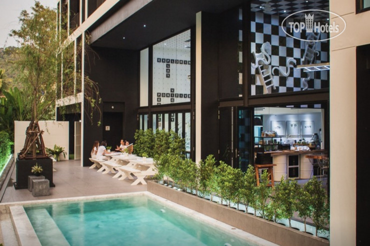 Blu Monkey Hub and Hotel