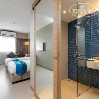 Oakwood Hotel Journeyhub Phuket 