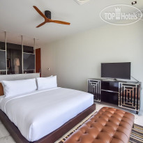 Glam Habitat Bedroom