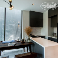 Glam Habitat In room dining area