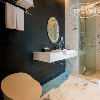 Glam Habitat In room bathing area
