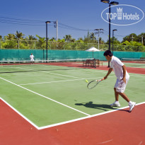 Anantara Mai Khao Phuket Villas Теннис