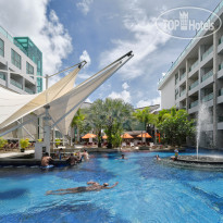 The Kee Resort & Spa Pool with swim-up bar