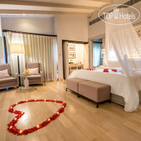 The Shore at Katathani Room Decor Package