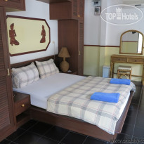 Chaulty Towers Guest House Семейный номер