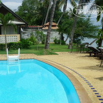 Weekender Villa Beach Resort 