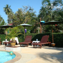 Tropical Garden Lounge Hotel & Resort Терраса у бассейна