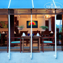 Centra by Centara Coconut Beach Resort Samui Mix Bistro