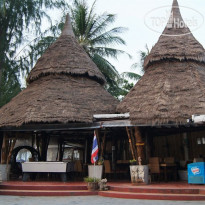 B52 Beach Resort 