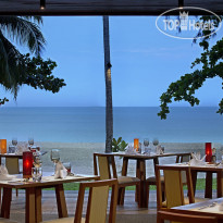 Outrigger Khao Lak Beach Resort Pad Thai restaurant