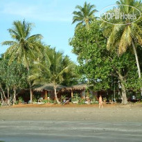 Sukorn Beach Bungalows 