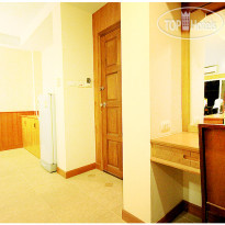 Au Thong Residence