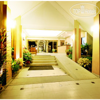 Au Thong Residence
