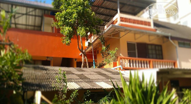 Baan Chan Ruen Suan Dok