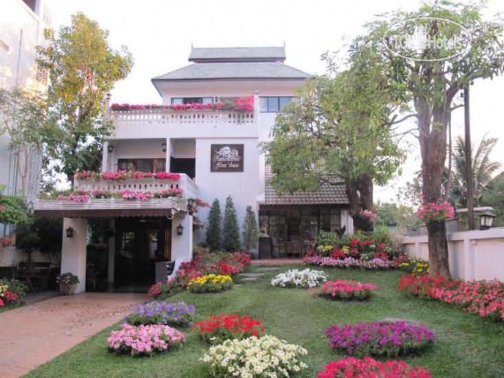 Фотографии отеля  Rachamankha Flora House 2*