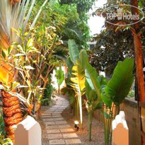 Tri Yaan Na Ros Colonial House Сад