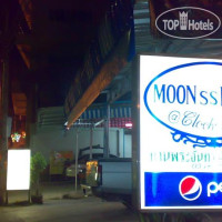 Moon House @ Clock Tower 3*